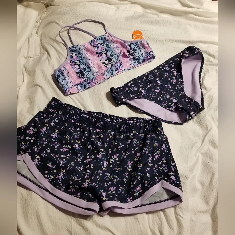 NWT SWIM EXERCISE VOLLEY BALL SET WITH SHORTS 3 PIECES GIRLS 18 OR JUNIOR SMALL